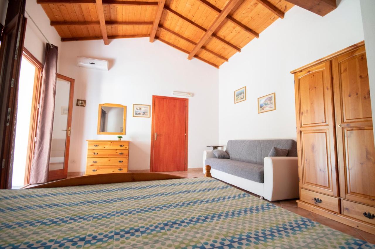 Bed and Breakfast Is Cuccus Masainas Esterno foto