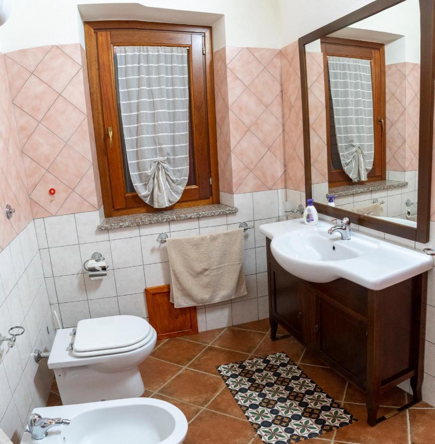 Bed and Breakfast Is Cuccus Masainas Esterno foto