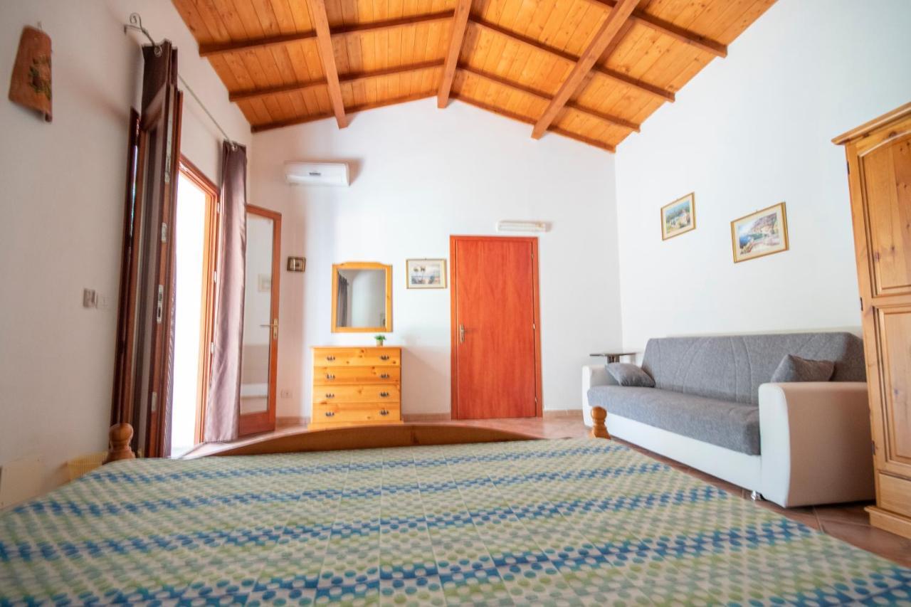 Bed and Breakfast Is Cuccus Masainas Esterno foto