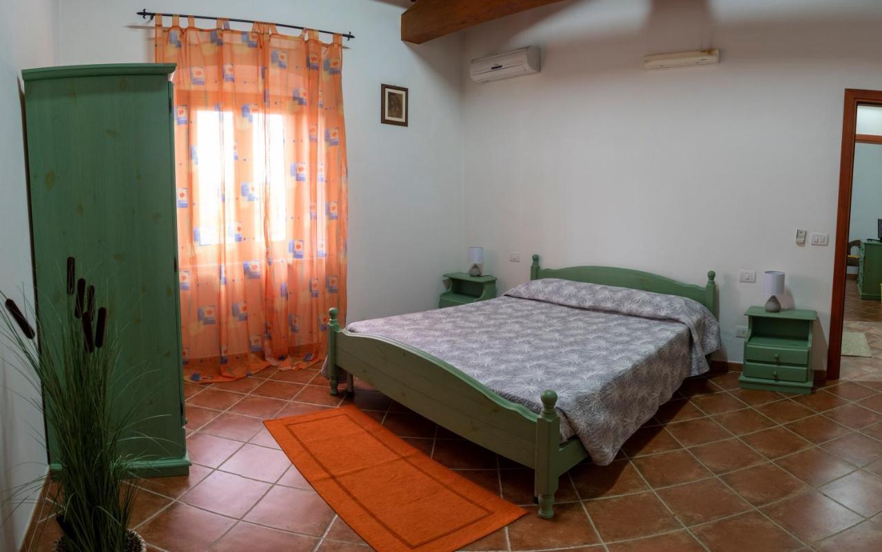 Bed and Breakfast Is Cuccus Masainas Esterno foto