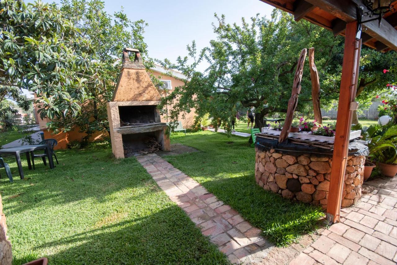 Bed and Breakfast Is Cuccus Masainas Esterno foto
