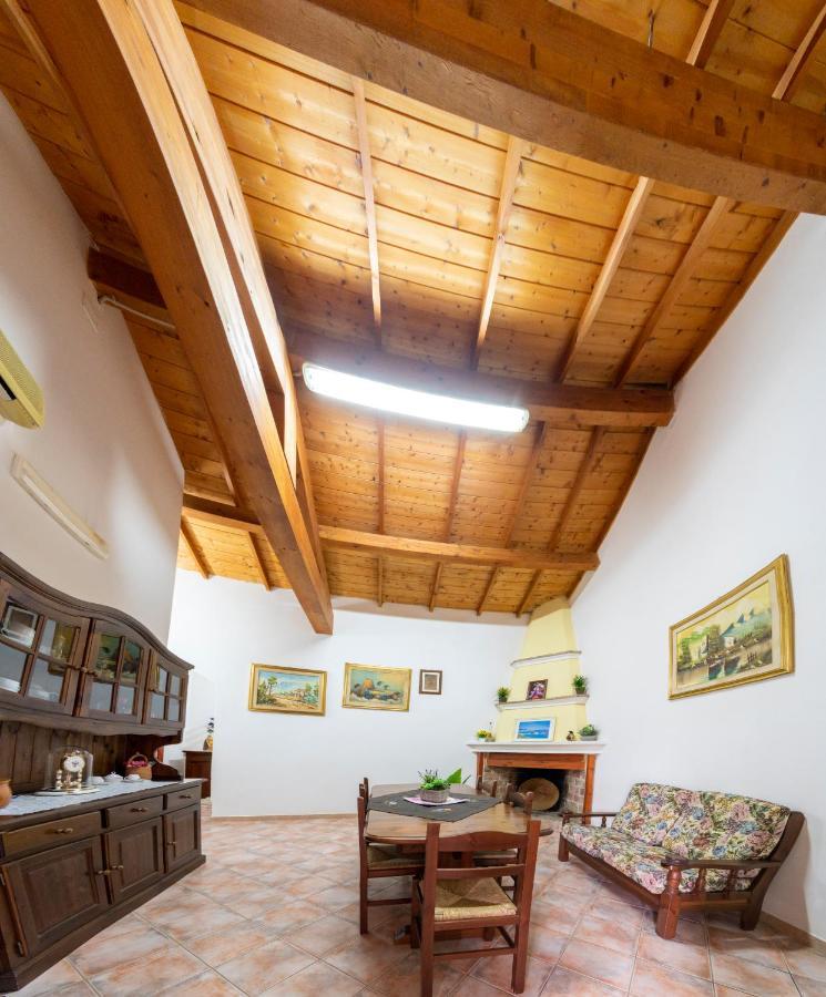 Bed and Breakfast Is Cuccus Masainas Esterno foto